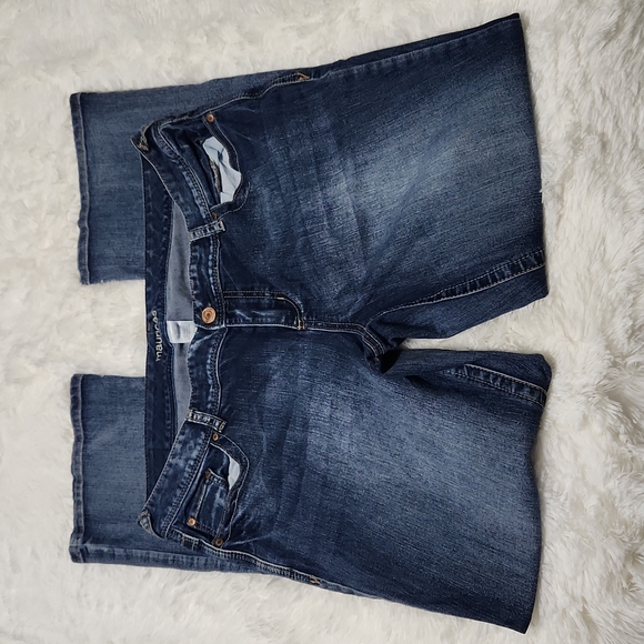 Mauries Boot Cut Jeans - Picture 2 of 4